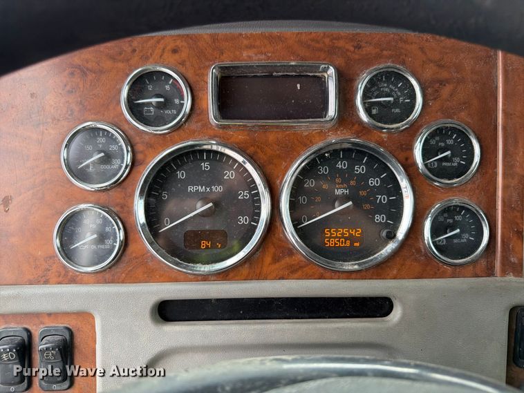 image for item YA3807 2008 Peterbilt 389 semi truck