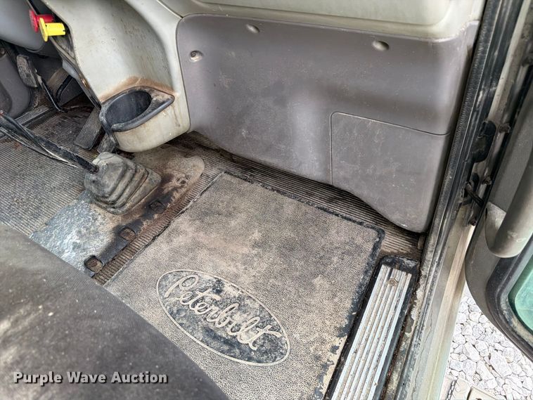 image for item YA3807 2008 Peterbilt 389 semi truck