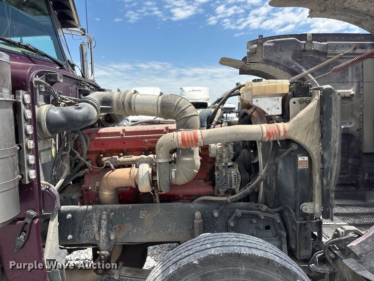 image for item YA3807 2008 Peterbilt 389 semi truck