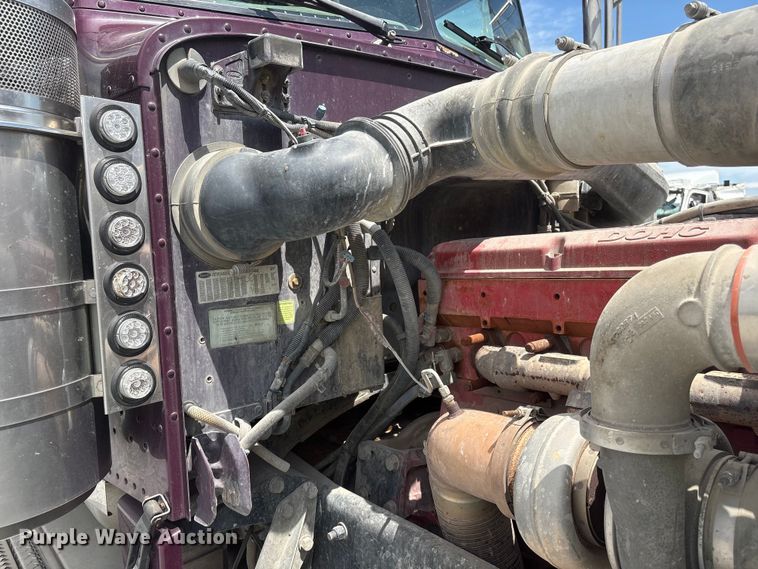 image for item YA3807 2008 Peterbilt 389 semi truck