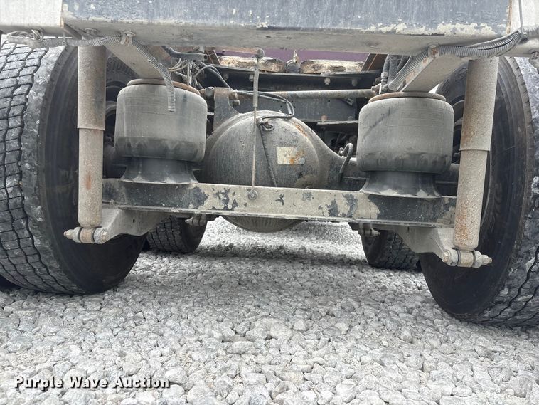 image for item YA3807 2008 Peterbilt 389 semi truck