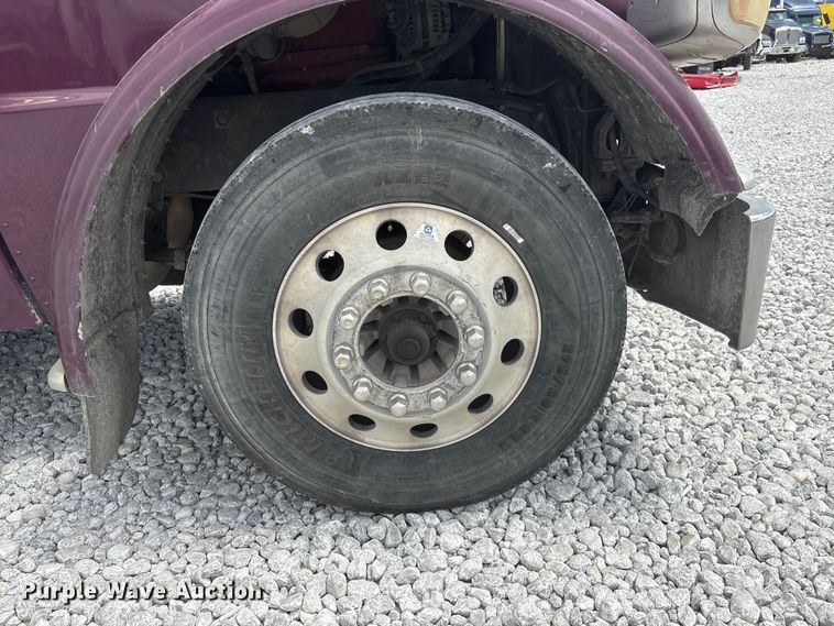 image for item YA3807 2008 Peterbilt 389 semi truck