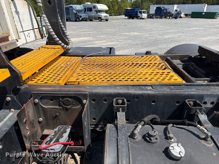 image for item YA3864 2014 Kalmar Ottawa yard truck