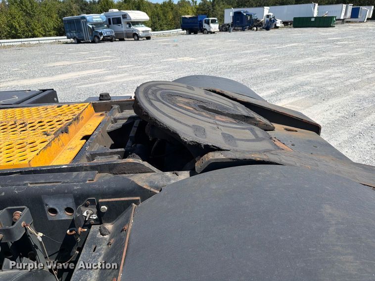 image for item YA3864 2014 Kalmar Ottawa yard truck