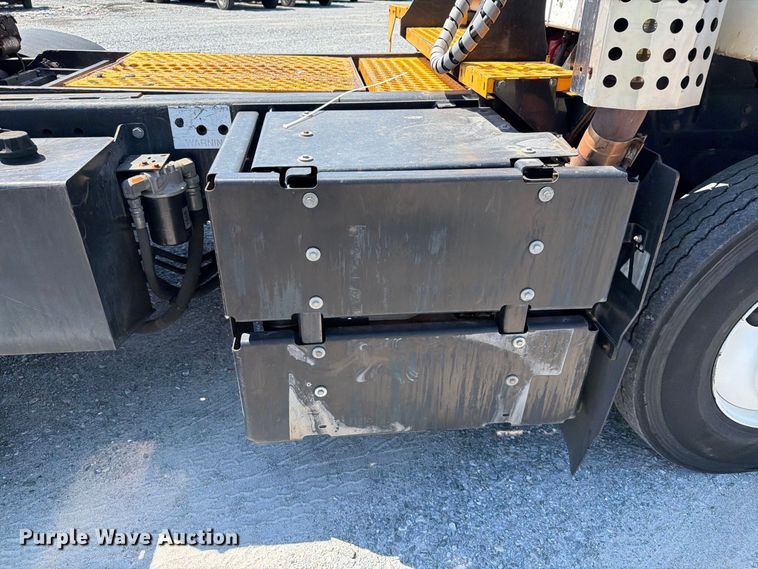 image for item YA3864 2014 Kalmar Ottawa yard truck
