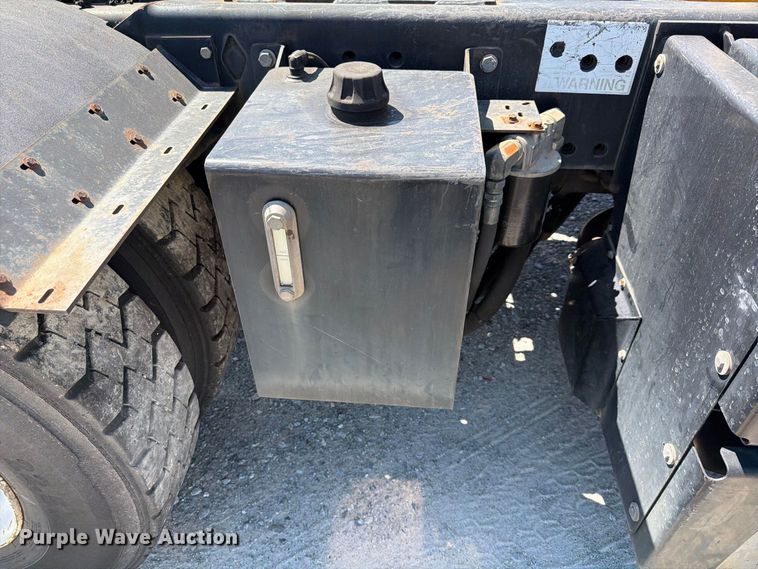 image for item YA3864 2014 Kalmar Ottawa yard truck