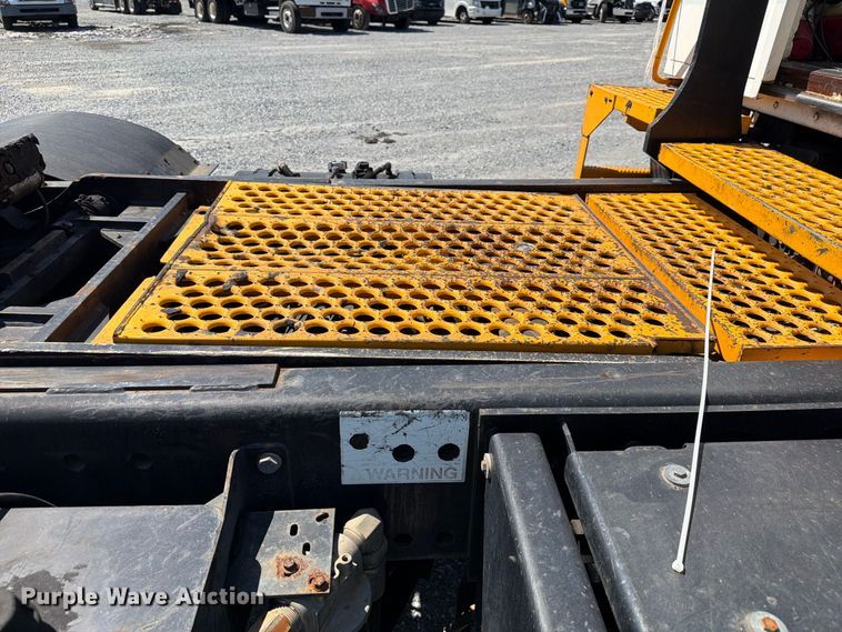 image for item YA3864 2014 Kalmar Ottawa yard truck