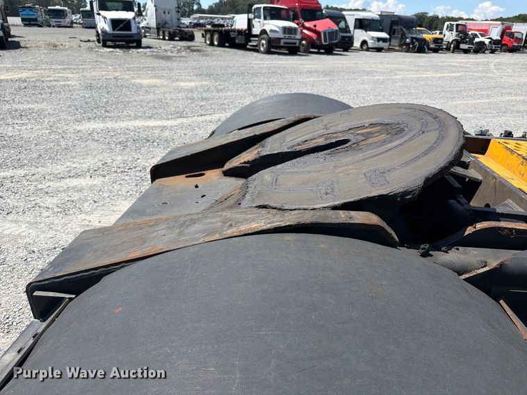 image for item YA3864 2014 Kalmar Ottawa yard truck