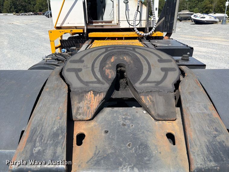 image for item YA3864 2014 Kalmar Ottawa yard truck