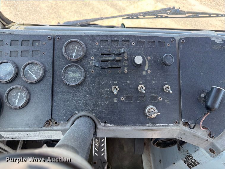image for item YA3864 2014 Kalmar Ottawa yard truck