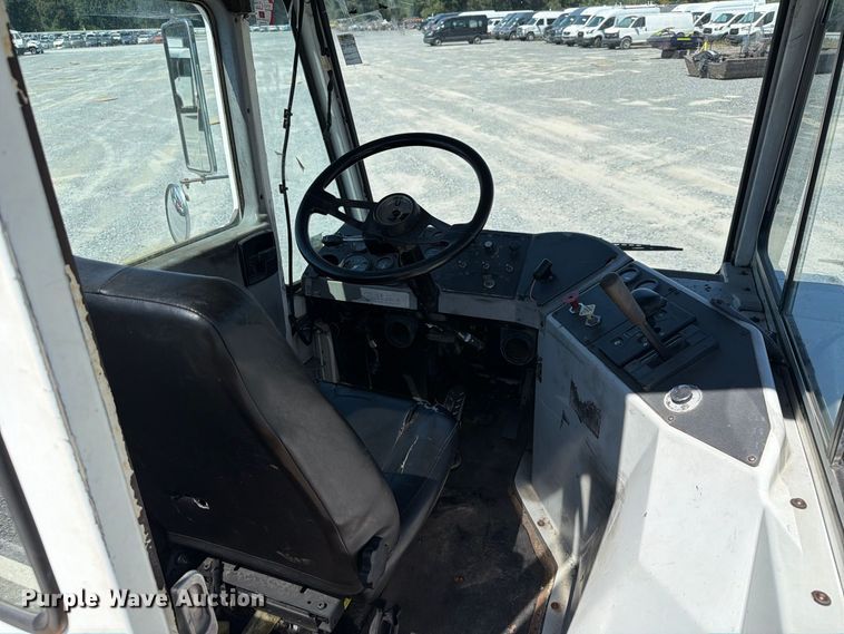 image for item YA3864 2014 Kalmar Ottawa yard truck