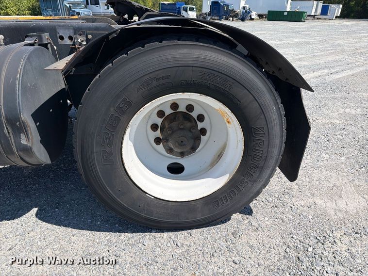 image for item YA3864 2014 Kalmar Ottawa yard truck