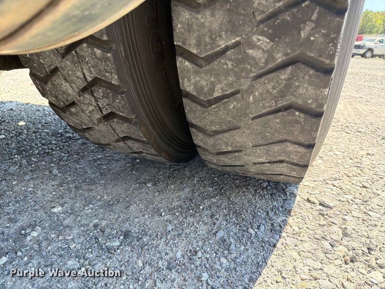image for item YA3864 2014 Kalmar Ottawa yard truck