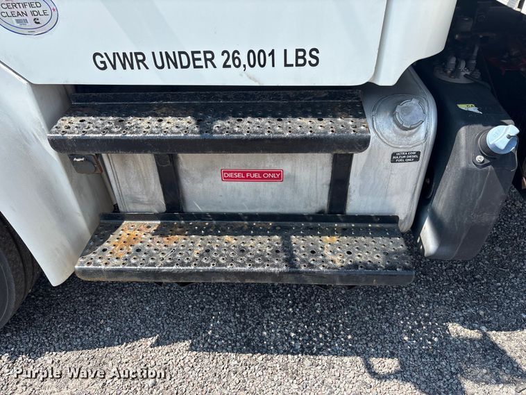 image for item YA3925 2020 Freightliner Business Class M2 box truck