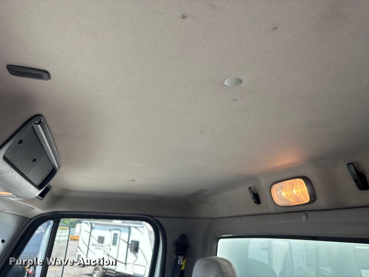 image for item YA3925 2020 Freightliner Business Class M2 box truck
