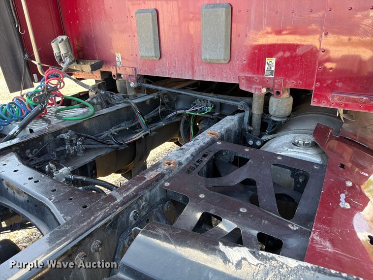 image for item YA3982 2019 Kenworth T680 semi truck
