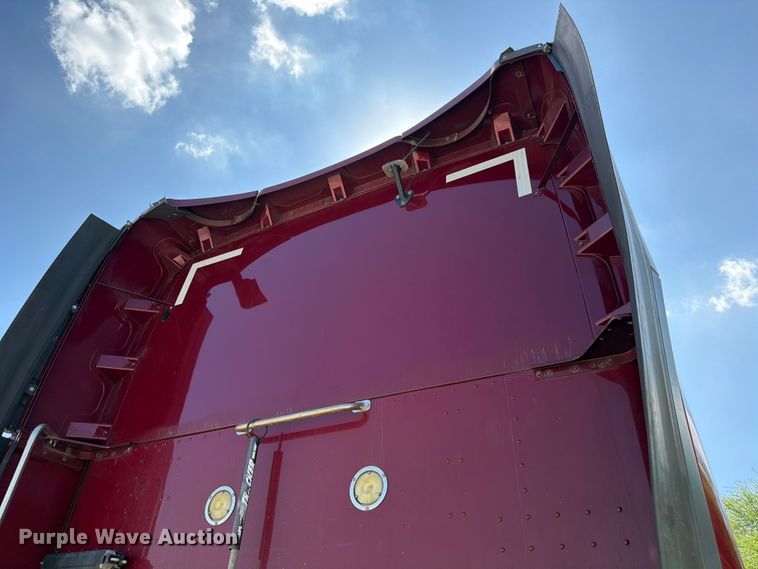 image for item YA3982 2019 Kenworth T680 semi truck