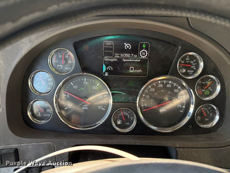 image for item YA3982 2019 Kenworth T680 semi truck