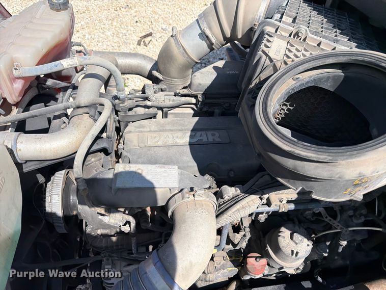 image for item YA3982 2019 Kenworth T680 semi truck