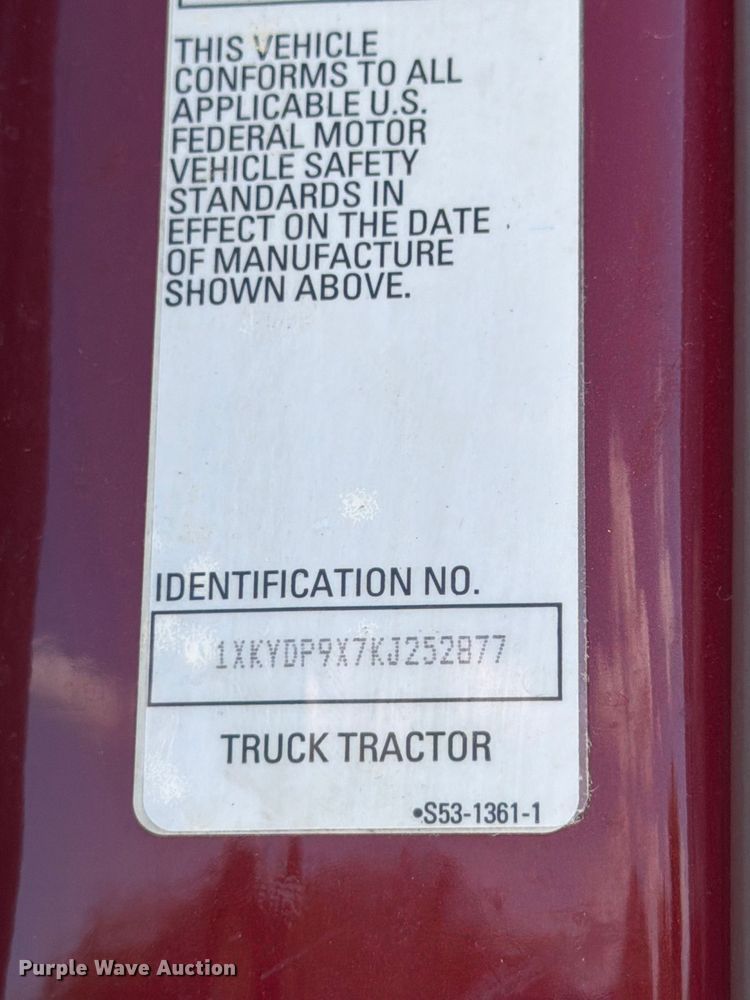 image for item YA3982 2019 Kenworth T680 semi truck