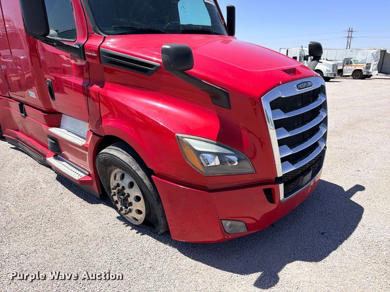 image for item YA4020 2021 Freightliner Cascadia 126 semi truck