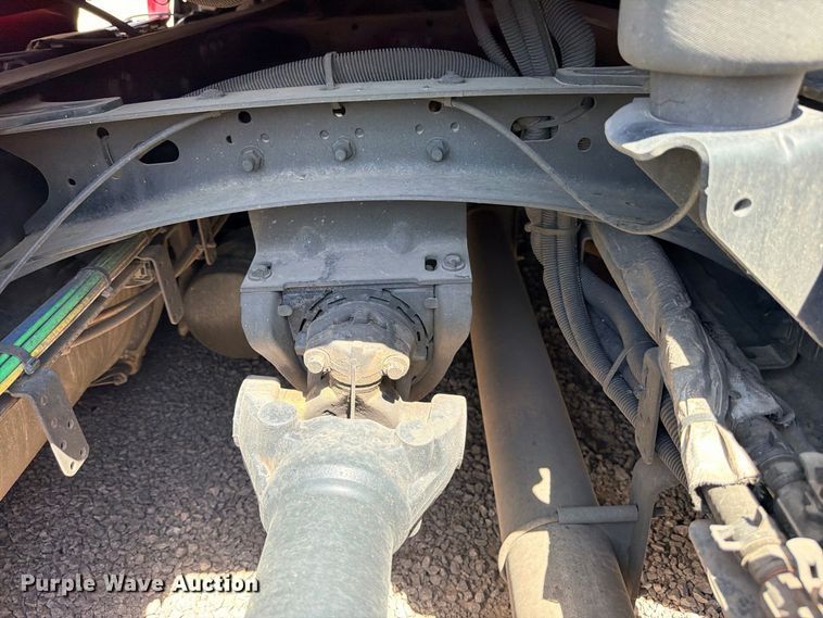 image for item YA4020 2021 Freightliner Cascadia 126 semi truck