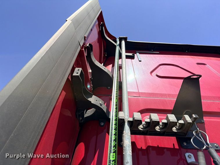 image for item YA4020 2021 Freightliner Cascadia 126 semi truck