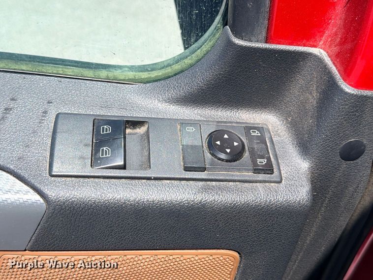 image for item YA4020 2021 Freightliner Cascadia 126 semi truck