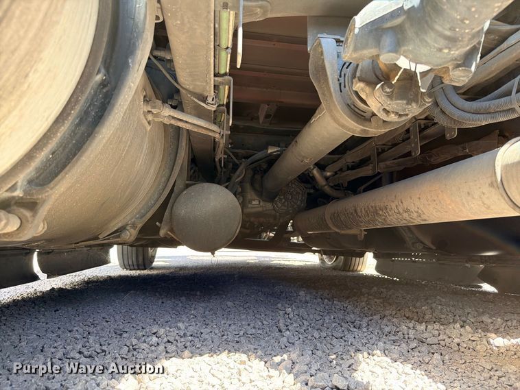 image for item YA4020 2021 Freightliner Cascadia 126 semi truck
