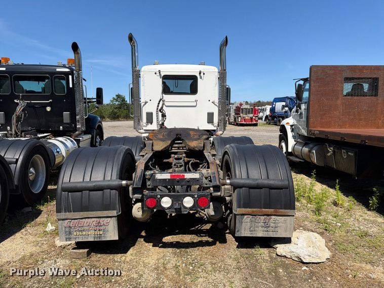 image for item YA4066 2018 Kenworth T880 semi truck