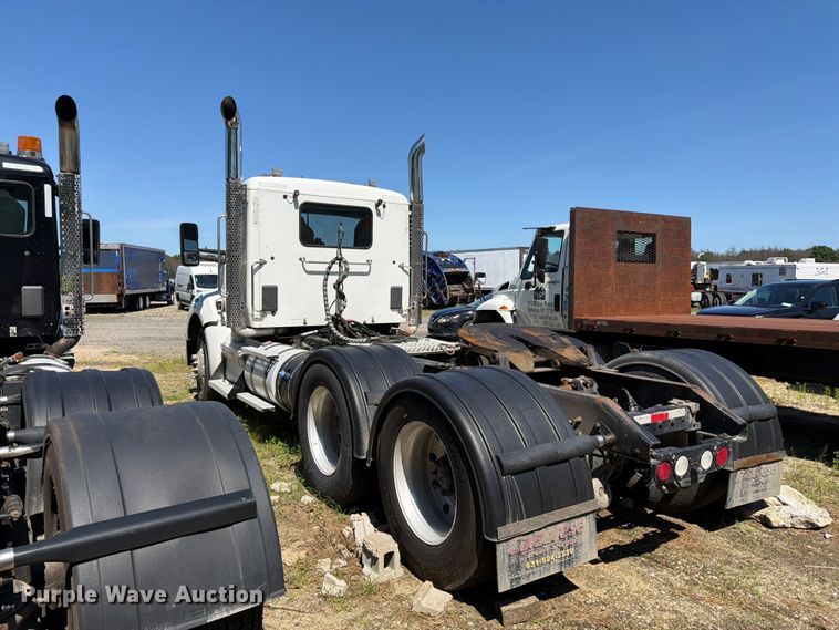 image for item YA4066 2018 Kenworth T880 semi truck