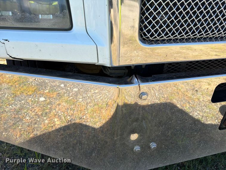 image for item YA4066 2018 Kenworth T880 semi truck