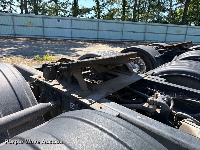 image for item YA4066 2018 Kenworth T880 semi truck