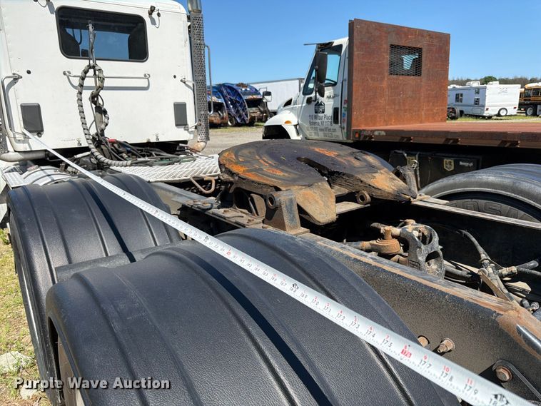 image for item YA4066 2018 Kenworth T880 semi truck