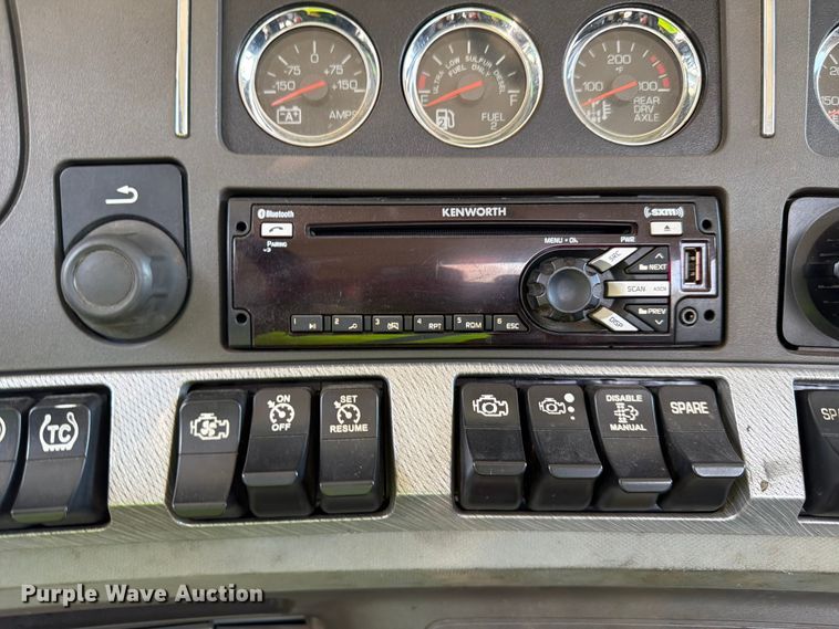 image for item YA4066 2018 Kenworth T880 semi truck