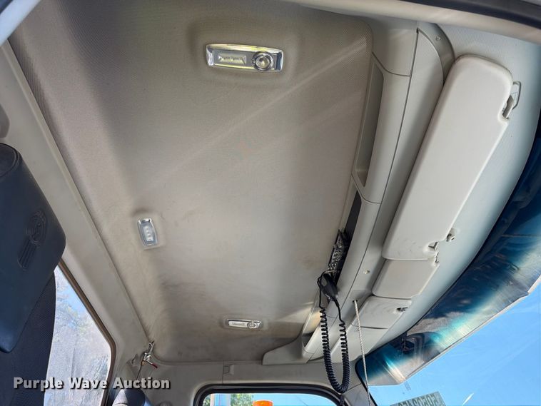 image for item YA4066 2018 Kenworth T880 semi truck