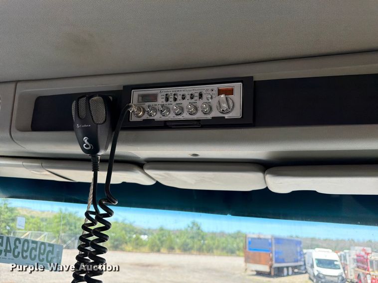 image for item YA4066 2018 Kenworth T880 semi truck