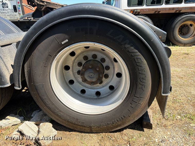 image for item YA4066 2018 Kenworth T880 semi truck