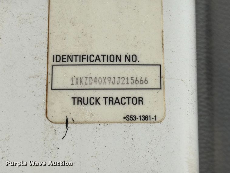 image for item YA4066 2018 Kenworth T880 semi truck