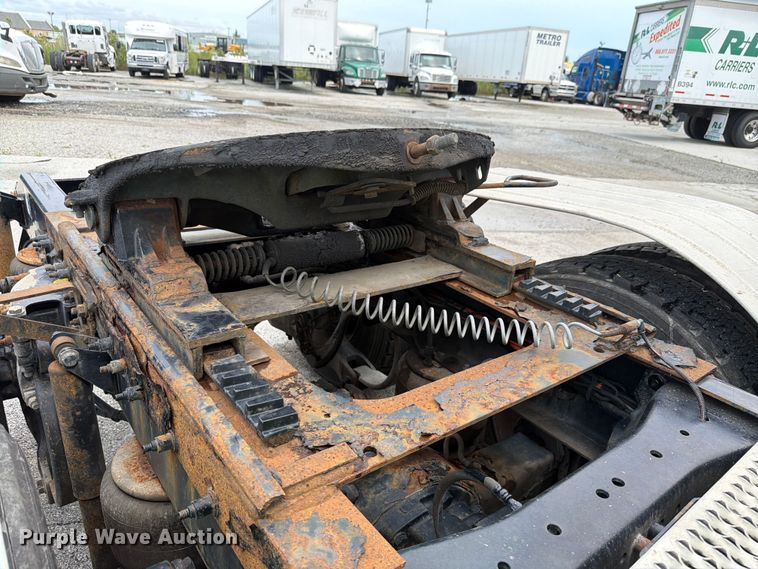 image for item YA4092 2017 Peterbilt 579 semi truck