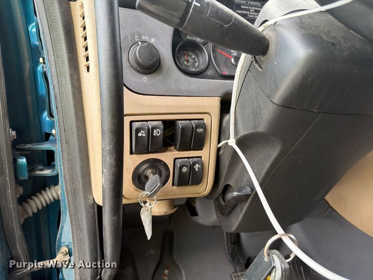 image for item YA4092 2017 Peterbilt 579 semi truck