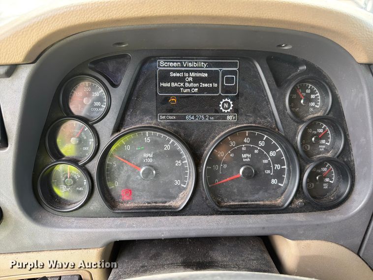 image for item YA4092 2017 Peterbilt 579 semi truck