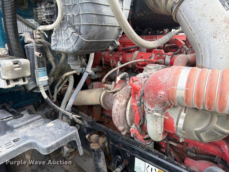 image for item YA4092 2017 Peterbilt 579 semi truck