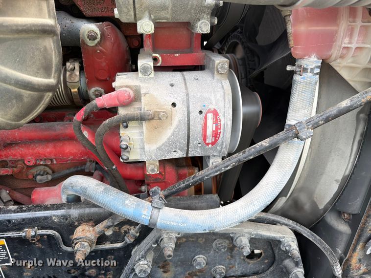image for item YA4092 2017 Peterbilt 579 semi truck