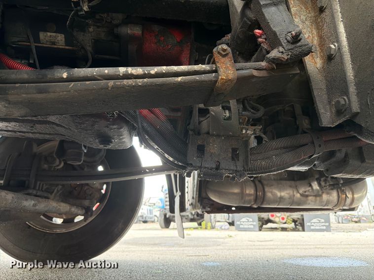 image for item YA4092 2017 Peterbilt 579 semi truck