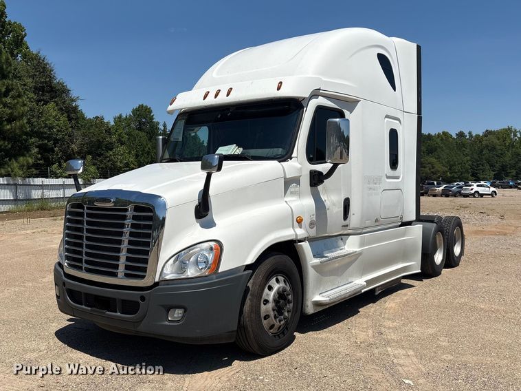 2019 Freightliner Cascadia 125 semi truck