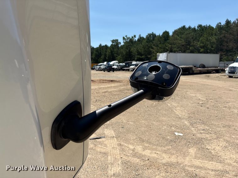 image for item YA4102 2019 Freightliner Cascadia 125 semi truck
