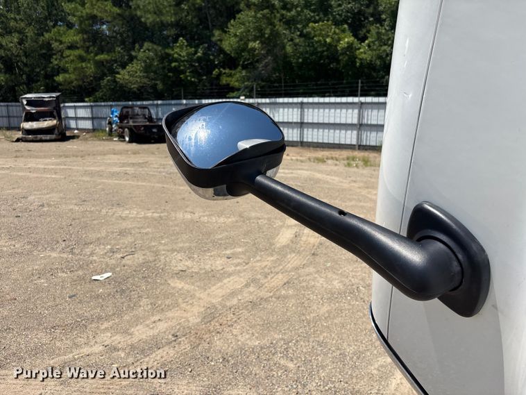 image for item YA4102 2019 Freightliner Cascadia 125 semi truck