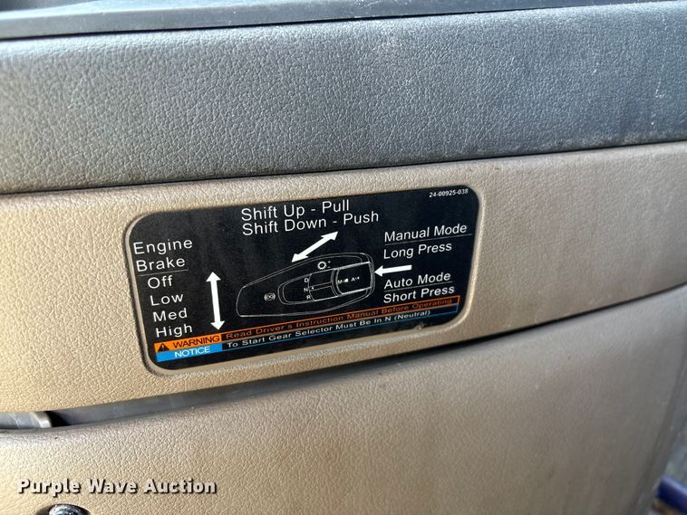 image for item YA4102 2019 Freightliner Cascadia 125 semi truck