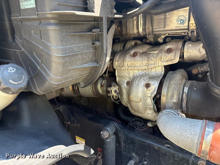 image for item YA4102 2019 Freightliner Cascadia 125 semi truck